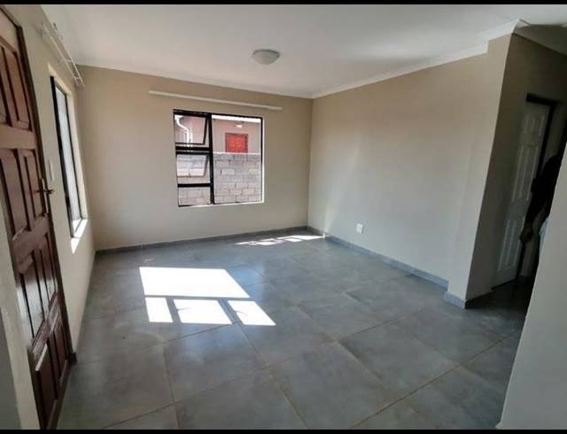 3 BEDROOM HOUSE FOR SALE IN CRYSTAL PARK